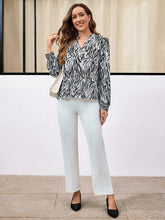 EMERY ROSE Women's Casual Daily Full Print Textured Oversized Keyhole Neck Blouse, Autumn